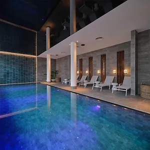 4* Lägenhetshotell Adina Belvedere